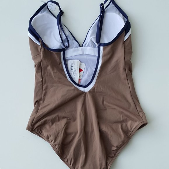 LISE CHARMEL ! Création Solaire Wireless one-piece swimsuit - Picture 7 of 11